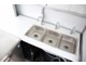 ・３槽シンク　・水ポンプ　・冷凍冷蔵コールドテーブル