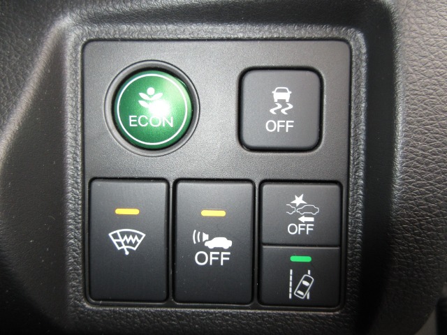 ●安全運転支援システム『ホンダセンシング』 先進の安全運転支援機能でさまざまなシーンで運転をサポートします。