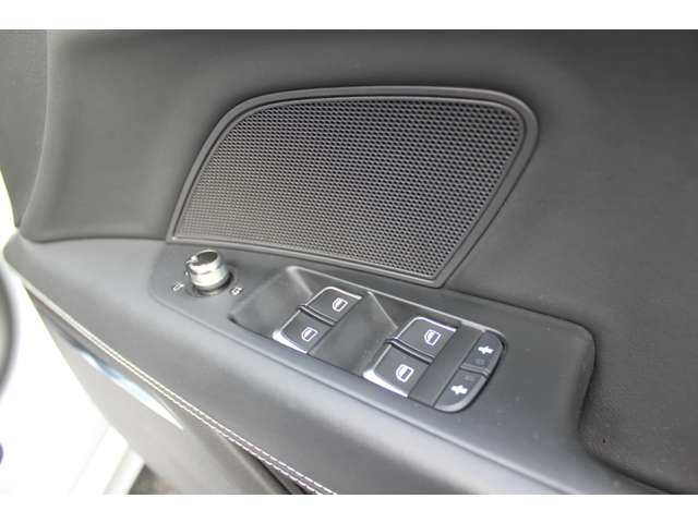 アウディ S7スポーツバック 4.0 4WD セラミックブレーキ 21インチアルミ 愛知県の詳細画像 その19