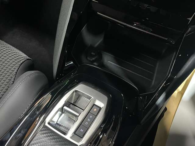 プジョー 208 GT 当社デモカー 新車保証継承 カープレイ 静岡県の詳細画像 その16