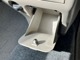 ドライバーや乗客の大切な小物を安全に保管するグローブボックスは、便利な収納スペースとして大活躍。