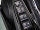 電格リモコンドアミラーや集中ドアロック、パワーウィンドウの操作スイッチが運転席ドアにまとめられています。