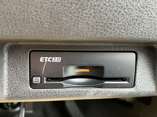 すっきり埋め込み型ＥＴＣ車載器（高速道路の利用時に 料金所の通過をスムーズに行うために自動で料金を精算するシステム）