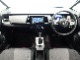 フロントガラスからの死角を減らす為に低く設置されたダッシュボードはホンダ車に共通する設計で、安全運転に対する拘りの表れです。運転姿勢を崩さずに手が届く各スイッチ類も是非現車にてご確認下さい。