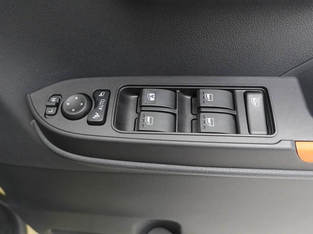パワーウィンドウのスイッチです。 運転席に居ながら助手席の窓を開け閉めできるので便利ですよ。 ロック機能も付いてるので子供がイタズラして窓を開けるという事もできなくできますよ。