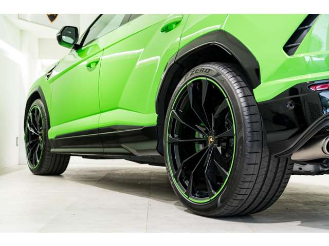 Rims Taigete 23 shiny black with body colour accent