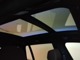 【サンルーフ】高級車のマストアイテムのガラス・サンルーフ。開放感のある室内空間を演出してくれます。