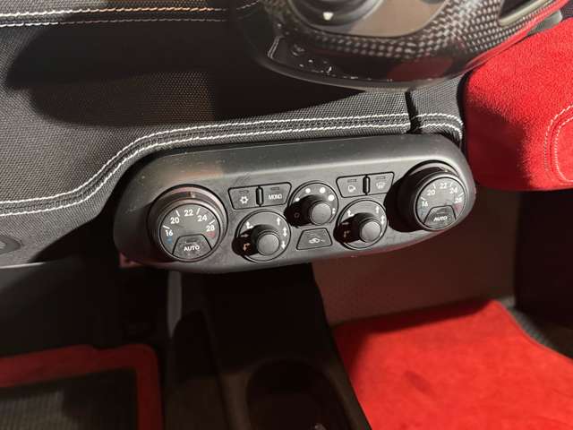 フェラーリ 458スペチアーレ F1 DCT 認定中古車保証 レーシングストライプ 兵庫県の詳細画像 その13