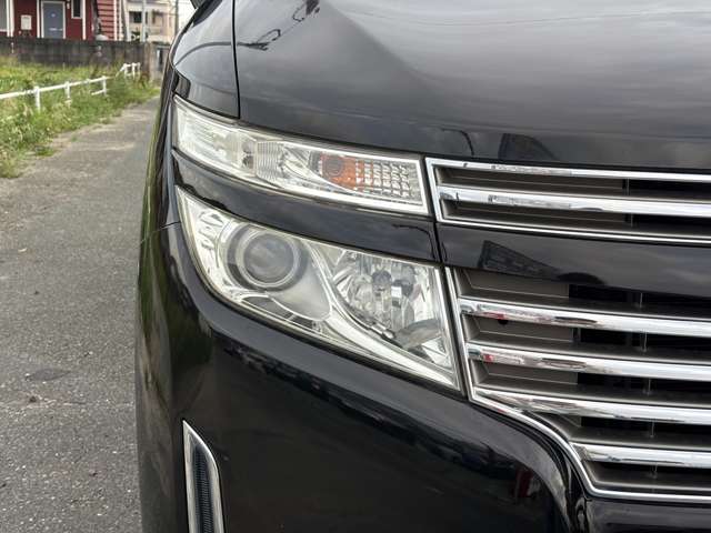 2011 Nissan Elgrand – thumbnail 22