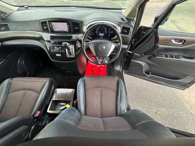 2011 Nissan Elgrand – thumbnail 27