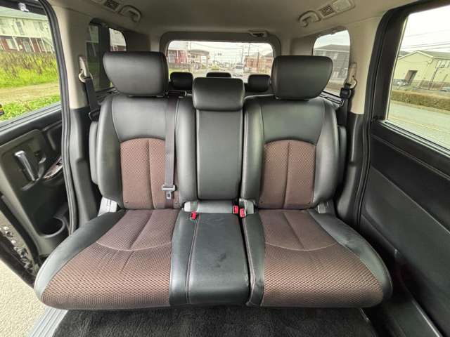2011 Nissan Elgrand – thumbnail 28