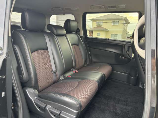 2011 Nissan Elgrand – thumbnail 30
