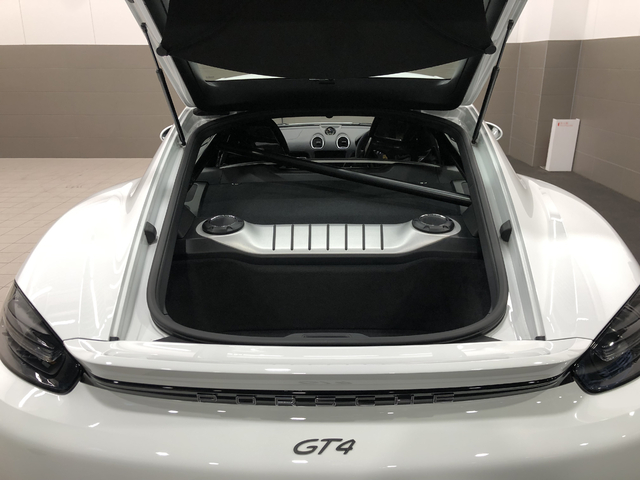 ポルシェ 718ケイマン GT4 2021年モデル 認定中古車保証 大阪府の詳細画像 その19