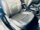 ●こちらは運転席着座面のお写真です。サイドサポート部分や座面の程度も良く、使用感の少ないシートとなります！！