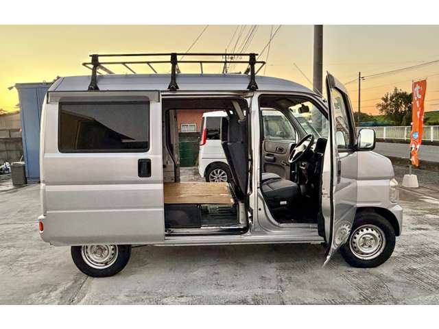 ���Ђ͓X���[�Ԃ���{�Ƃ��Ă���܂����A����]������Ύw��ꏊ�܂Ŕ[�Ԃ��邱�Ƃ��\�ł��̂ŁA�C�y�ɃX�^�b�t�ɂ��₢���킹���������B���̍ۂ͕ʓr������������܂��̂ŗ\�߂��������������B