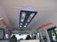 送迎タイプの車両ベースなので天井のエアコン吹き出し口が後部まであります☆オリジナルシーリングＬＥＤは間接照明も付いており、丸形ＬＥＤは単体でカラーチェンジも可能！