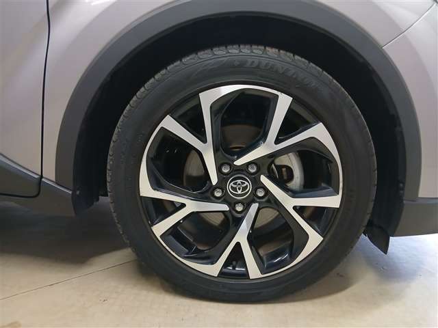 トヨタ&nbsp;C-HR&nbsp;ハイブリッド 1.8 G&nbsp;/衝突被害軽減ブレーキ/ETC/スマートキー/&nbsp;岩手県の詳細画像&nbsp;その6