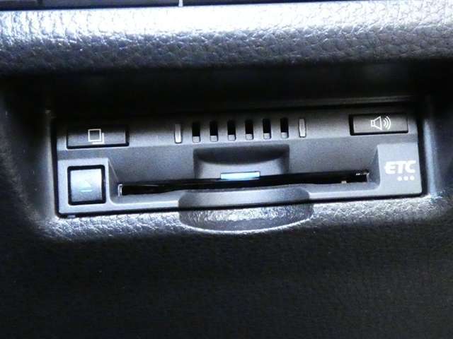 ETC車載器付きです。高速道路の料金所もスムーズに通過できます。