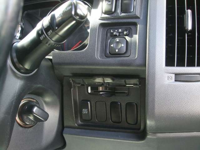 三菱 デリカD：5 2.4 エクシード II 4WD ナビ・地デジTV・バックカメラ 青森県の詳細画像 その18