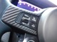 フロントサスペンションには純正リフターが装備されております。ステアリングのボタンで必要に応じて車高を上げることが可能です。