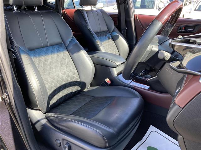 【１列目シート】もちろん車内はキレイです♪よりクリーンな状態をキープしたいお客様には『シート撥水コーティング』がおすすめ！除菌・消臭に効果を発揮し多くの方にご好評いただいております。