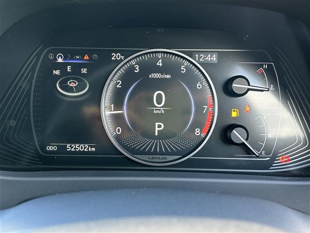 【スピードメーター】『スピードメーター』の画像になります。メーターがシンプルで見やすく運転しやすいですね！