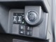 エンジンの始動、停止がボタン一つでできるので便利でスタイリッシュですね！各種操作のボタンもこちらについております！
