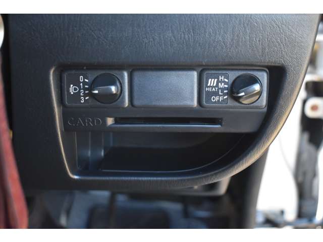 日産 キャラバン 3.0 DX ロングボディ ディーゼルターボ 4WD PS PW AT 積載1000Kg ディーゼル 大阪府の詳細画像 その14