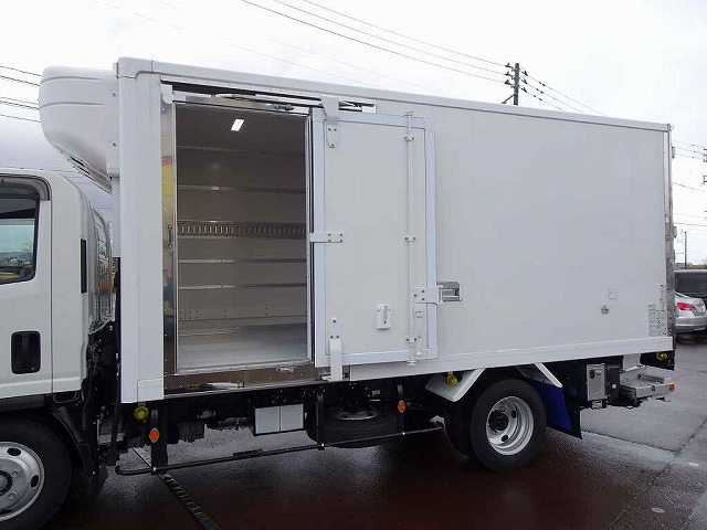 いすゞ エルフ 2t 高床 標準ロング 低温冷凍車 格納ゲート付 新潟県の詳細画像 その19
