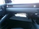 【グローブボックス】助手席にある小物入れです。車検証などの保管に便利です