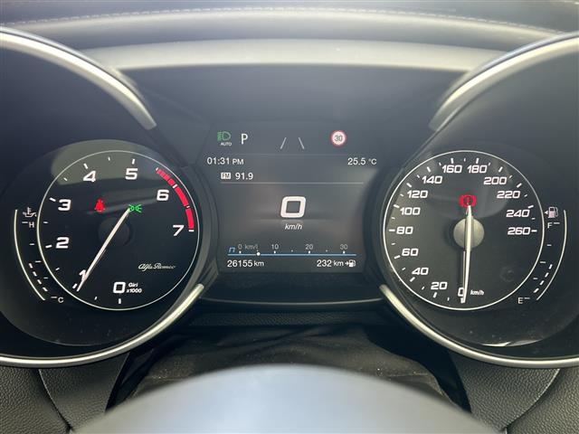 【スピードメーター】『スピードメーター』の画像になります。メーターがシンプルで見やすく運転しやすいですね！