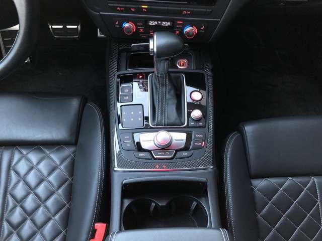 アウディ S6アバント 4.0 4WD 左H 社外エアサス ナビ アルミ 福岡県の詳細画像 その6