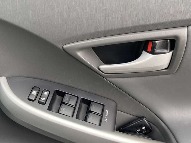 トヨタ プリウス 1.8 G ツーリングセレクション レザーパッケージ LEDヘッドライト・純正ナビ・本革シート 熊本県の詳細画像 その17