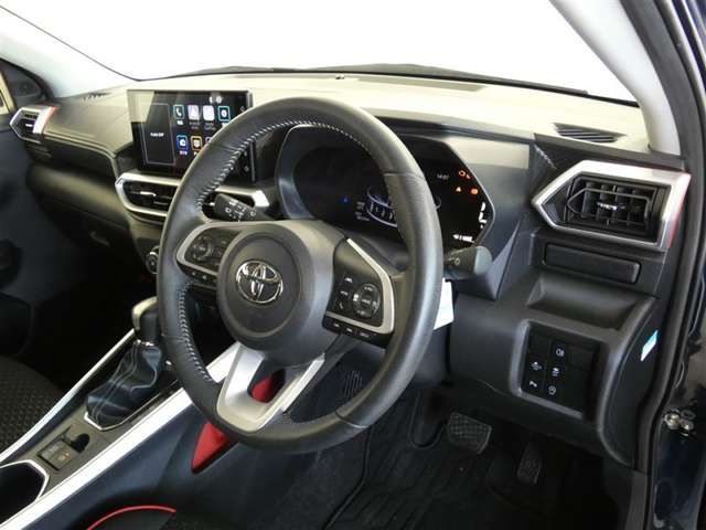 見通しのよいすっきりとした視界で、誰でも運転しやすいです。運転のしやすさは疲れにくさにも繋がりますよ♪