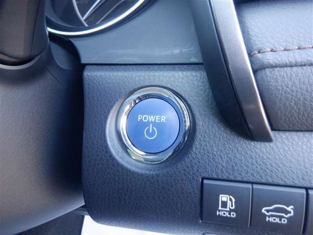 エンジンスタートボタンです！キーが車内にあれば、エンジンの始動・停止はブレーキを踏んでこのボタンを押すだけ☆ ワンプッシュでエンジンＯＮΣ(・ω・ノ)ノ！