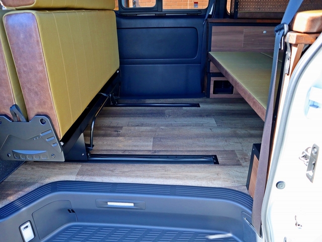 トヨタ ハイエースバン 2.7 スーパーGL ダークプライムII ワイド ミドルルーフ ロングボディ 4WD 内装架装 ベッド 神奈川県の詳細画像 その14