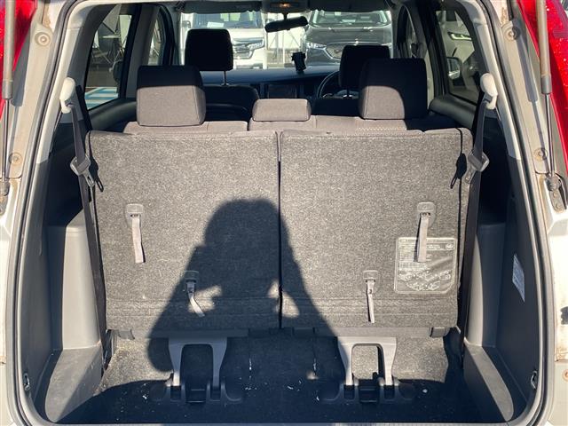 2008 Toyota Isis – thumbnail 23