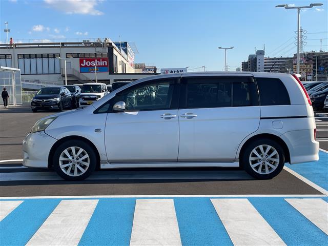 2008 Toyota Isis – thumbnail 30