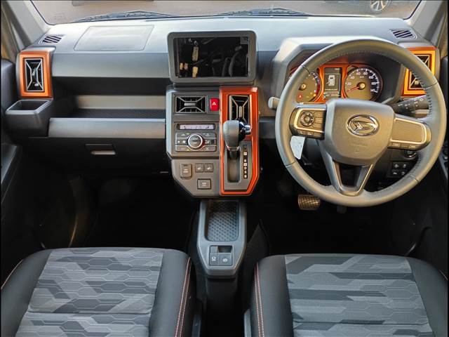 ４ＷＤ☆禁煙☆走行２．６万キロ☆衝突軽減ブレーキ☆オートハイビーム☆車線逸脱警報☆前席シートヒーター☆スカイフィールトップ☆スマートキー☆プッシュスタート☆オートホールド☆ＬＥＤライト☆ＬＥＤフォグ☆
