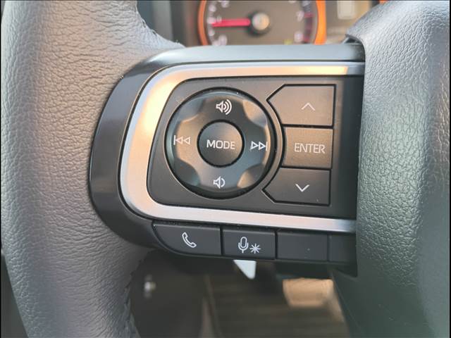 ４ＷＤ☆禁煙☆走行２．６万キロ☆衝突軽減ブレーキ☆オートハイビーム☆車線逸脱警報☆前席シートヒーター☆スカイフィールトップ☆スマートキー☆プッシュスタート☆オートホールド☆ＬＥＤライト☆ＬＥＤフォグ☆