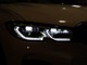 BMWレーザー・ライト：従来のLEDヘッドライトの約2倍に相当する最長500mまでの距離を照射。夜間の視認性を飛躍的に高め、安全性を向上