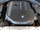 3.0L直列6気筒BMWツインパワー・ターボ・ガソリン・エンジン。出力285kW〔387ps〕、トルク500Nm〔51.0kgm〕。0-100km/h加速は4.4秒（ヨーロッパ仕様）と、スポーティなパフォーマンスを発揮（カタログ値）