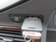 プッシュスタートボタンにキーレスキーです。キーを差し込みスタートボタンを押してエンジンの始動ができます。