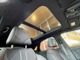 パノラミックスライディングルーフ：運転席はもちろん後部座席頭上まであるサンルーフで開放感が得られます！