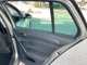 リヤドアガラスにはダークティンテッドガラスを採用。UVカット機能付きで日差しの抑制と後部座席のプライバシーを確保します。