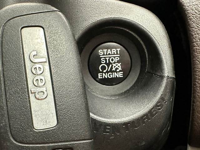 車内へのアクセス楽々、今や必須アイテムの「スマートキー」には、キー複製防止「イモビライザー」まで備わっております。