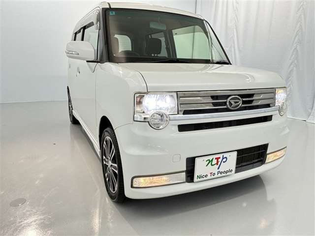 ���邢���C�g���铹�𖾂邭�Ƃ炵�Ă���܂��B�@�^�]�����ŁA���H�󋵂������ɑ����F���ł��邩�d�v�ȃ|�C���g�ł��B�@���F�����Â��������邭�Ƃ炵�Ă���܂���B