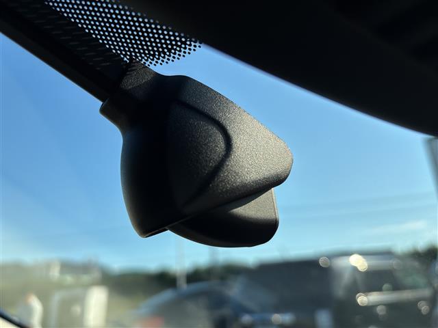 【バックミラー】『バックミラー周辺』の画像になります。写真の内容に関してご不明点、ご質問等がございましたらお気軽にガリバー店舗までお問い合わせください。