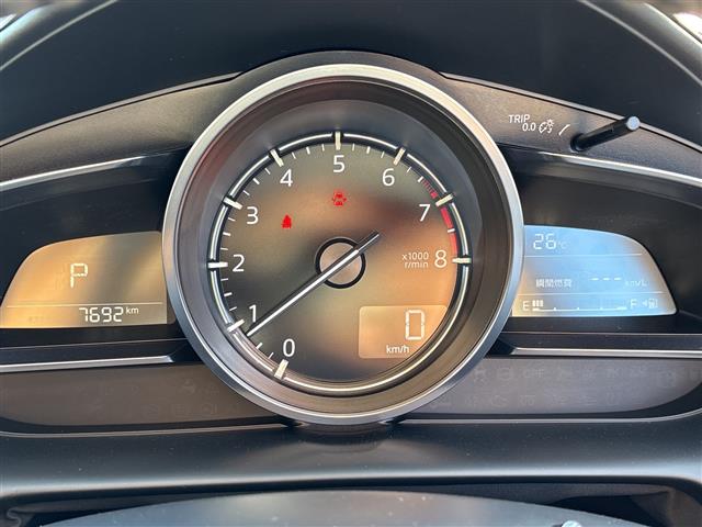 【スピードメーター】『スピードメーター』の画像になります。メーターがシンプルで見やすく運転しやすいですね！