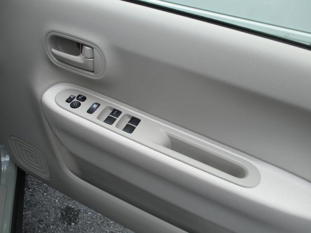 【運転席ドア】 窓の開閉もドアミラーの調節もスイッチひとつです！
